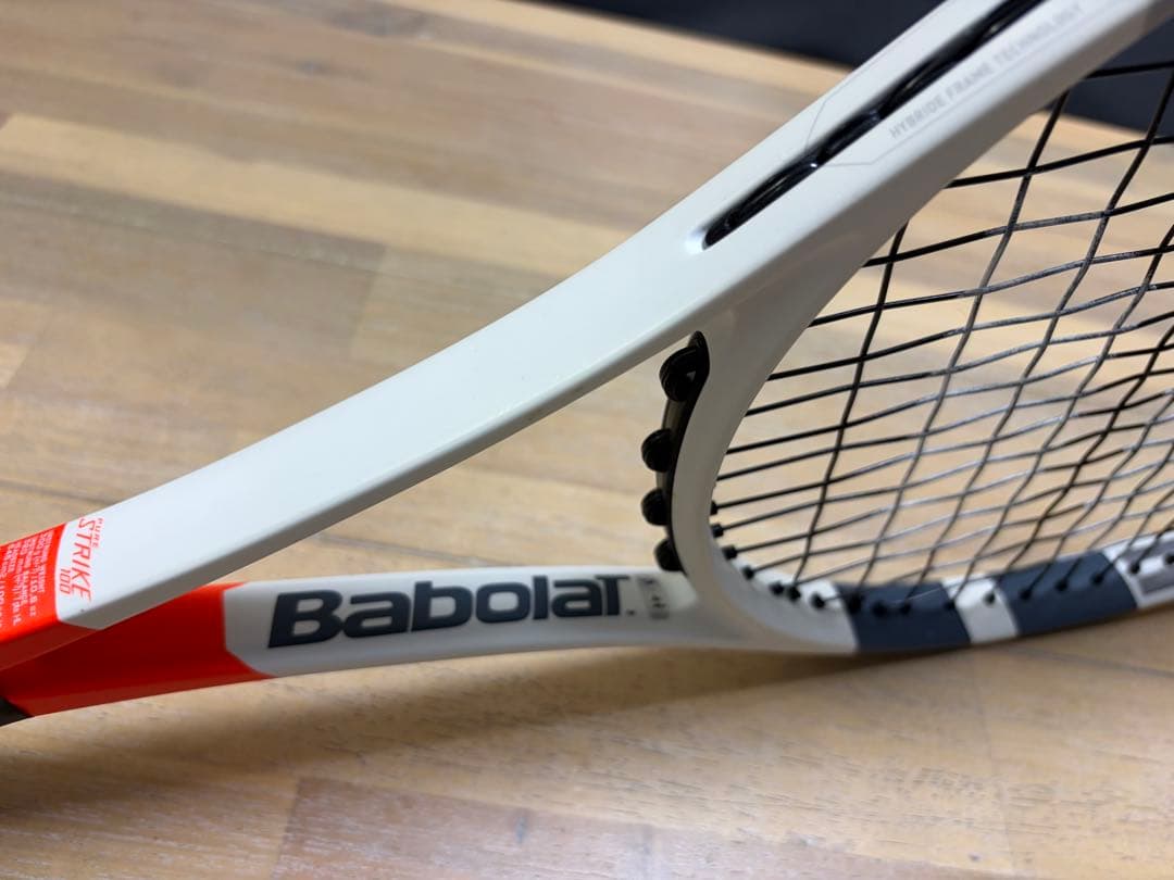 Babolat Pure Strike 100 グリップ3