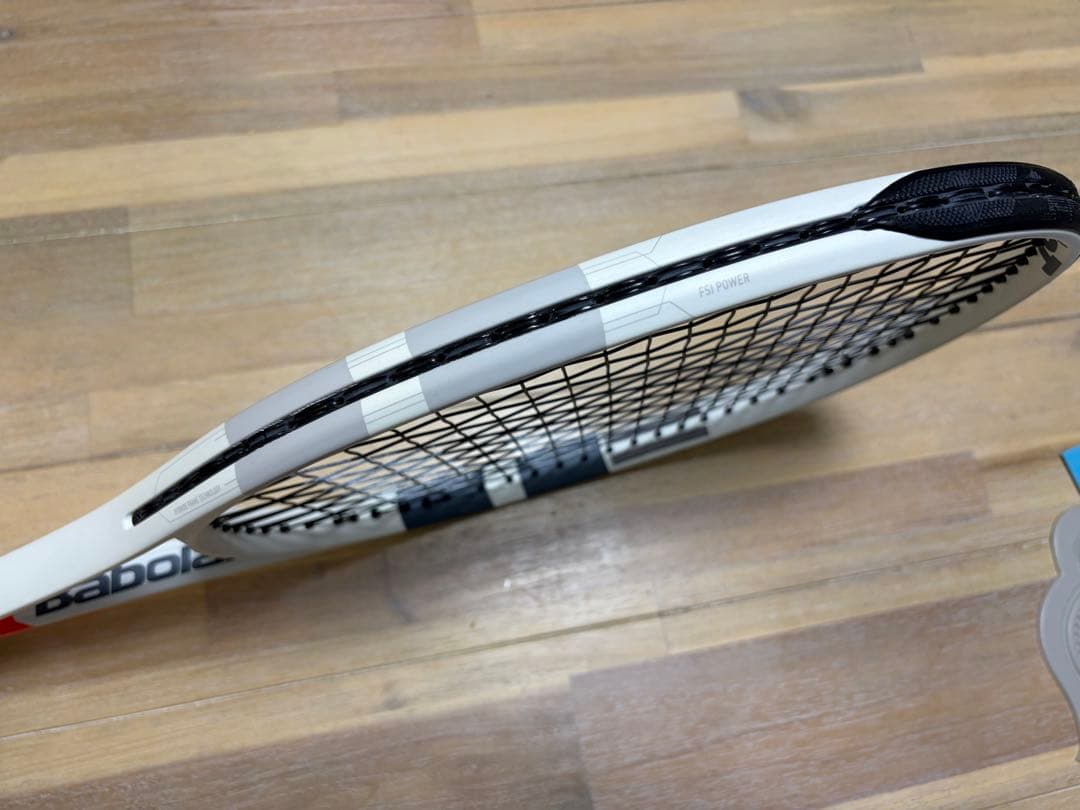 Babolat Pure Strike 100 グリップ3