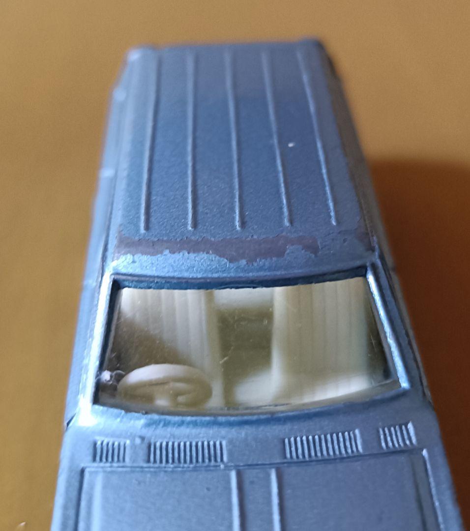 トミカ No.47 日産 セドリック ワゴン (1970年代製)