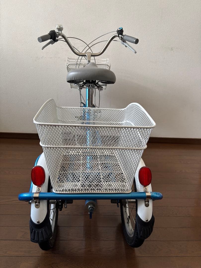 スイングチャーリー ロータイプ／大人用三輪自転車　前輪16インチ・後輪14インチ