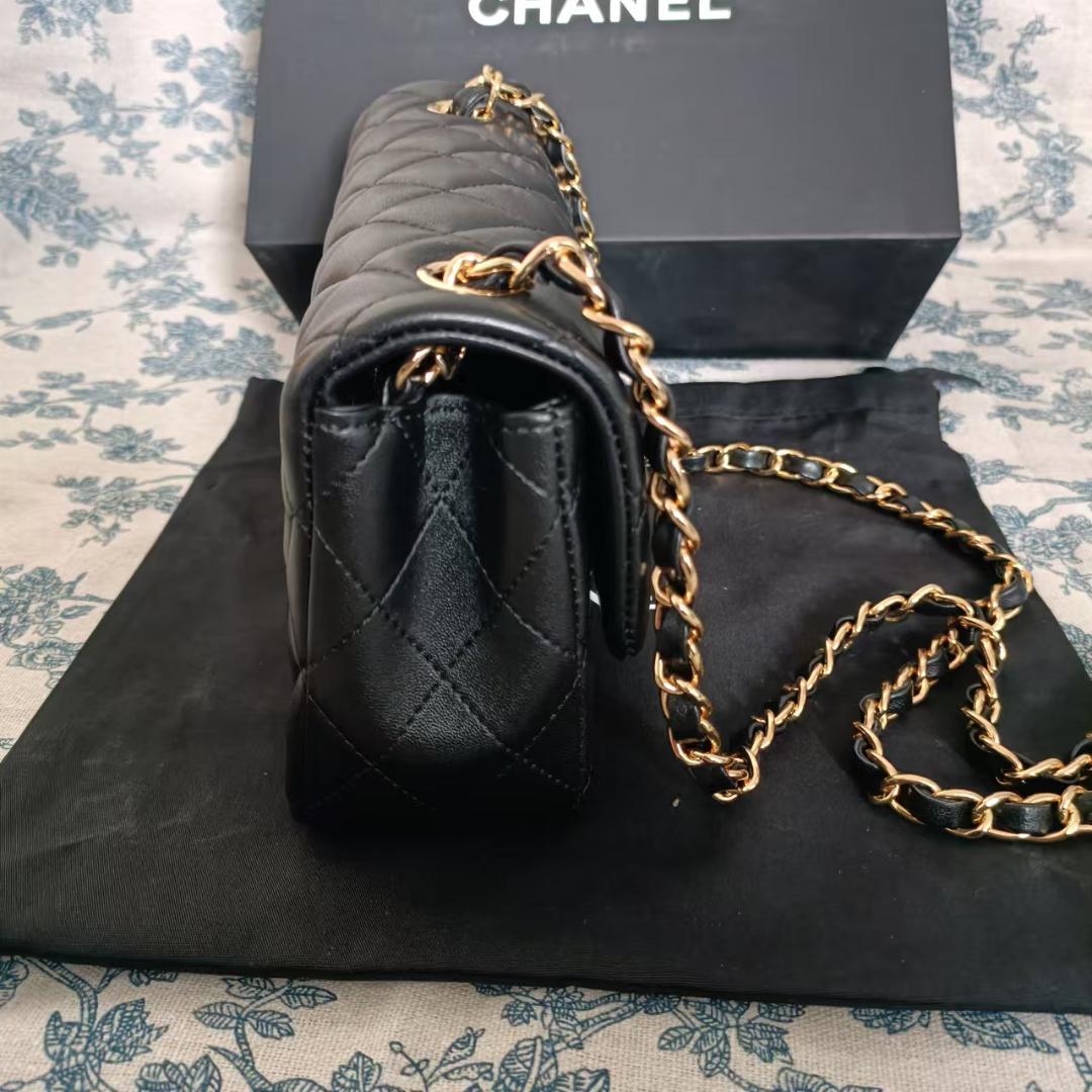 CHANE** ミニフラップバッグ