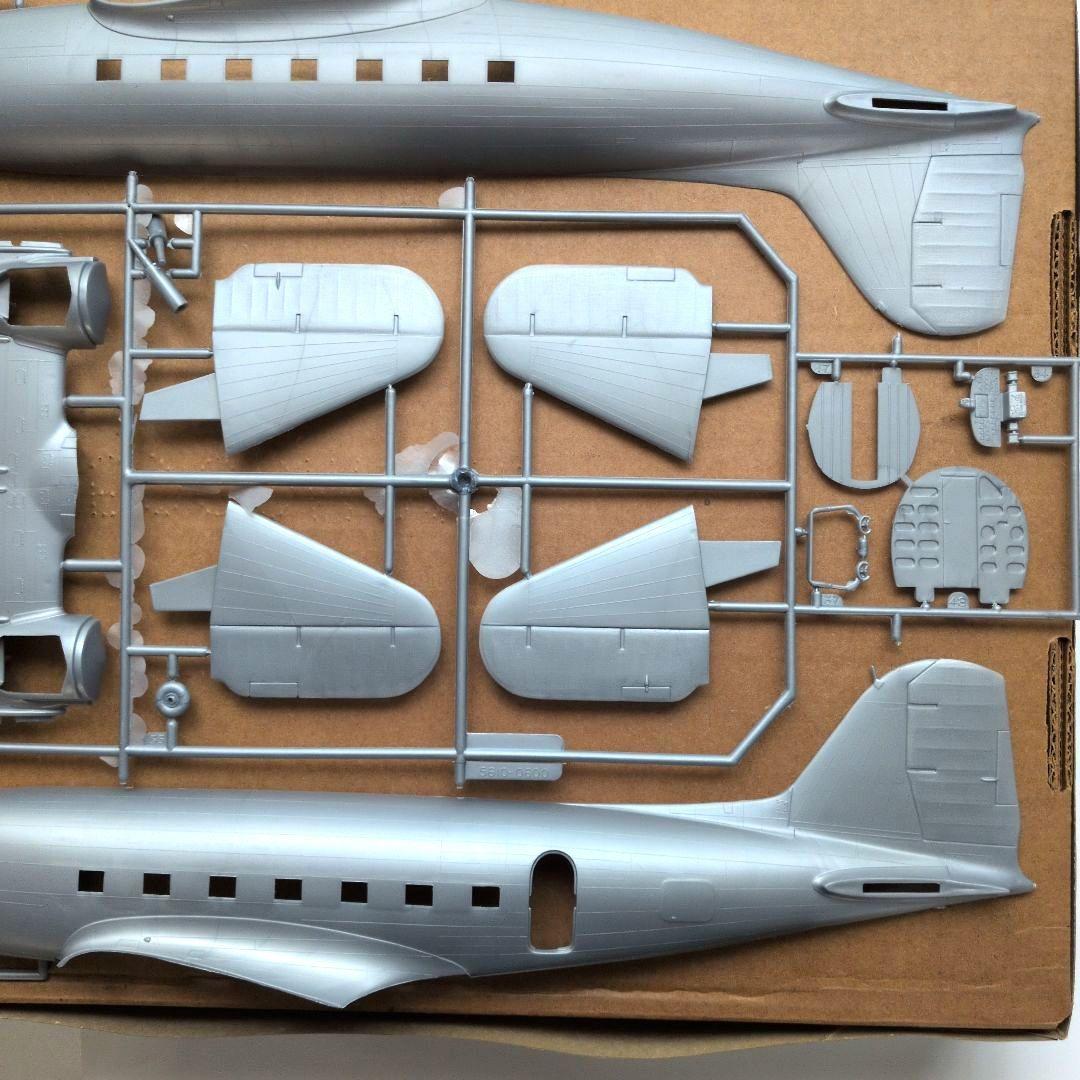 MONOGRAM 1/48 EASTERN AIRLINES DC−3