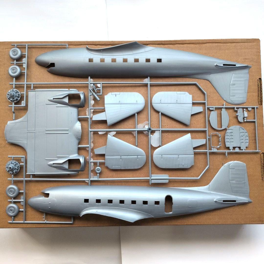 MONOGRAM 1/48 EASTERN AIRLINES DC−3