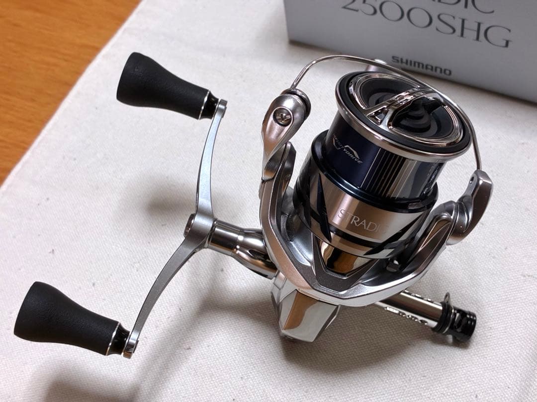 【未使用品】シマノ リール 23ストラディック 2500SHG【カスタム品】
