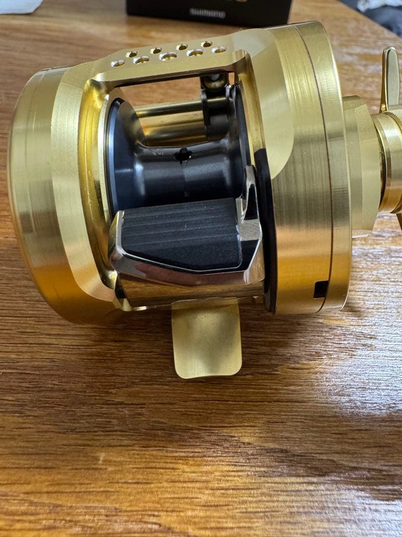 SHIMANO 21カルカッタコンクエスト200HG 近々出品消します