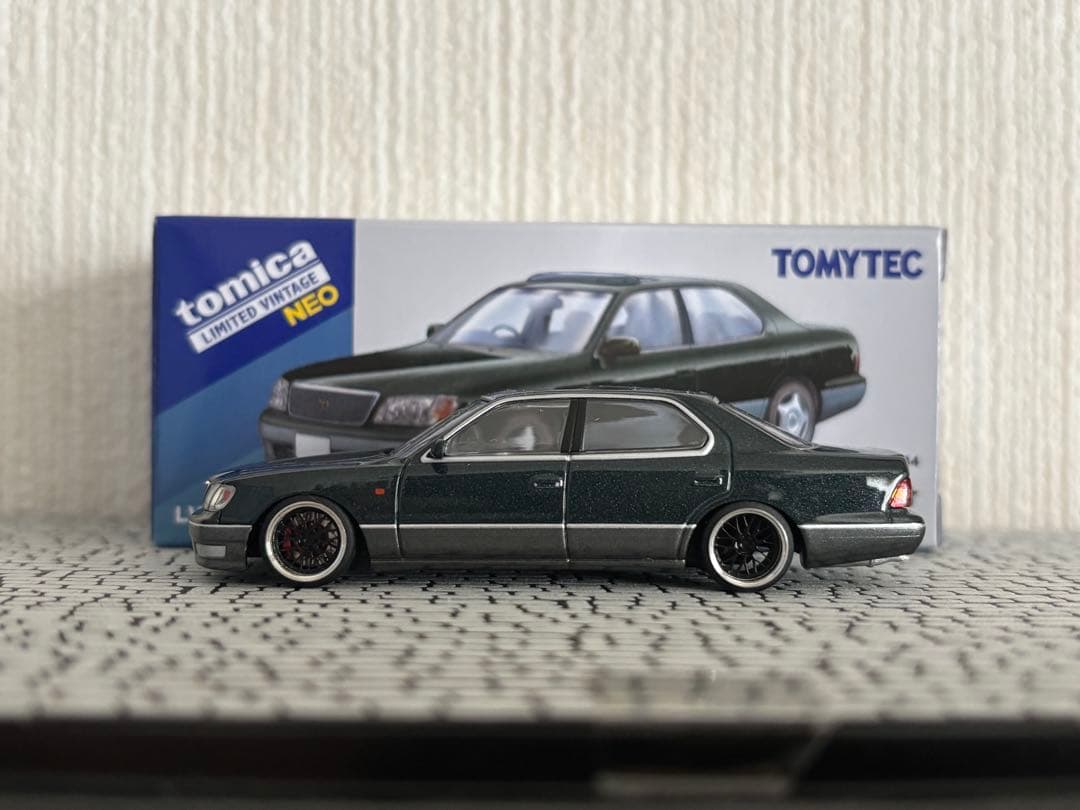 トミカリミテッドヴィンテージNEO トヨタ セルシオ C仕様 カスタム品