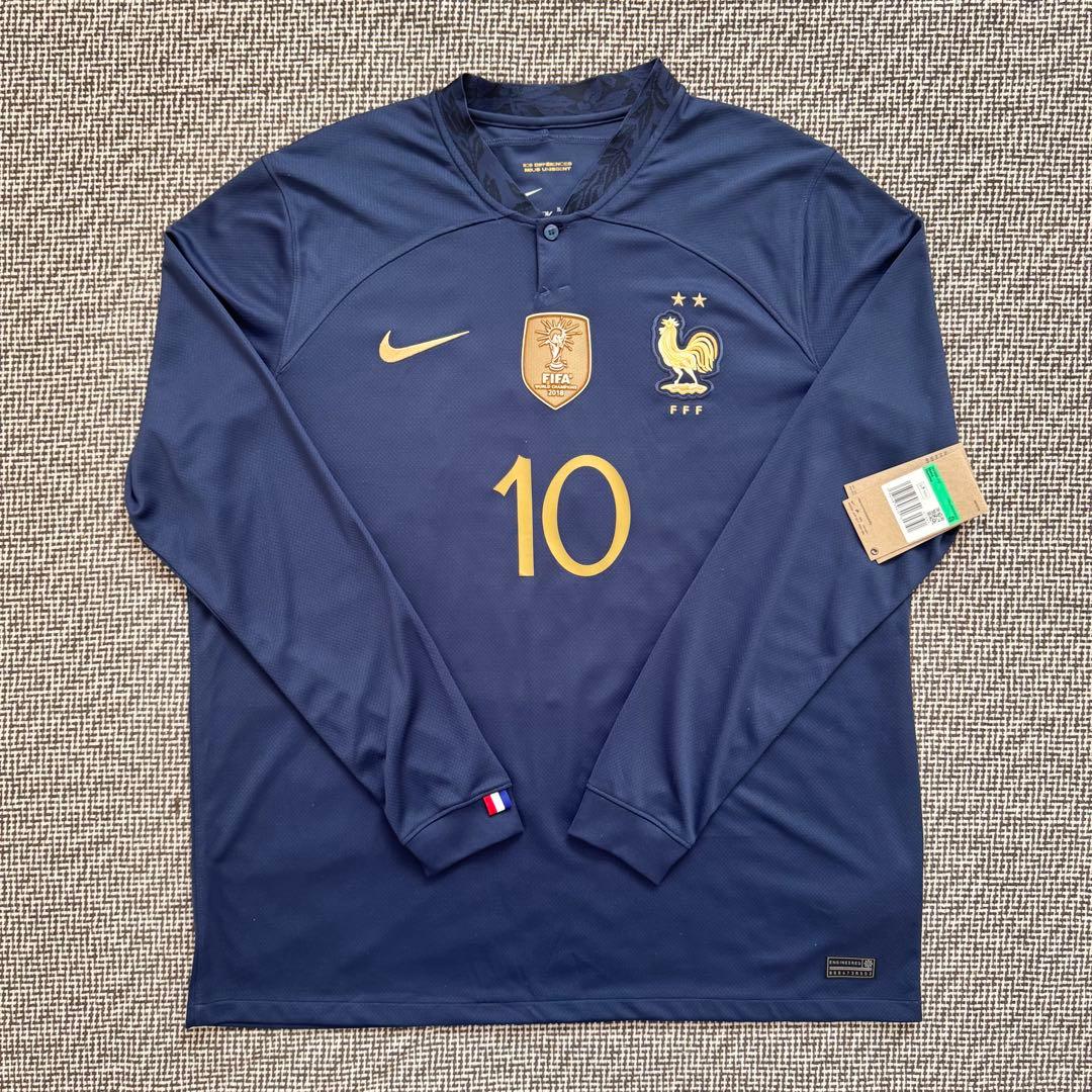 【長袖・新品タグ付き】キリアン・エムバペ ＃１０ フランス代表 ２０２２（H）