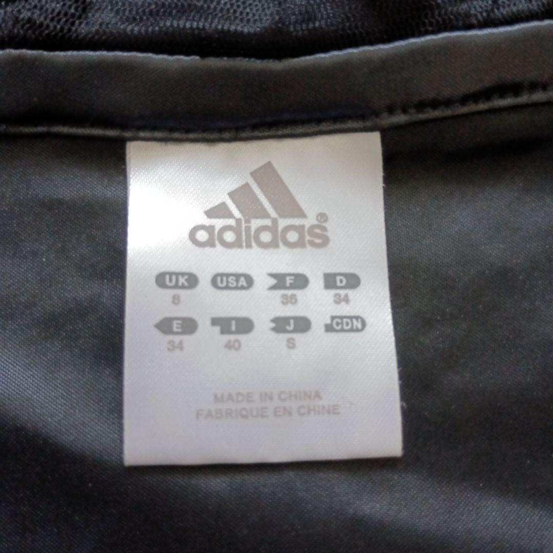 新品同様　　adidas フード付き　上下　 S