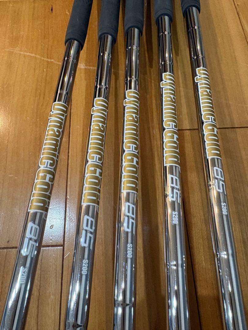 ゼクシオxアイアン5本（6-PW）DG85 S200