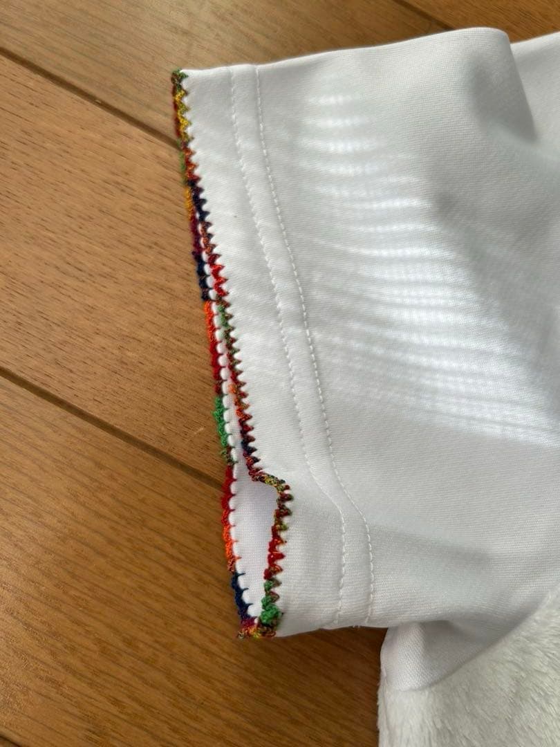 キア　白モコモコシャツ