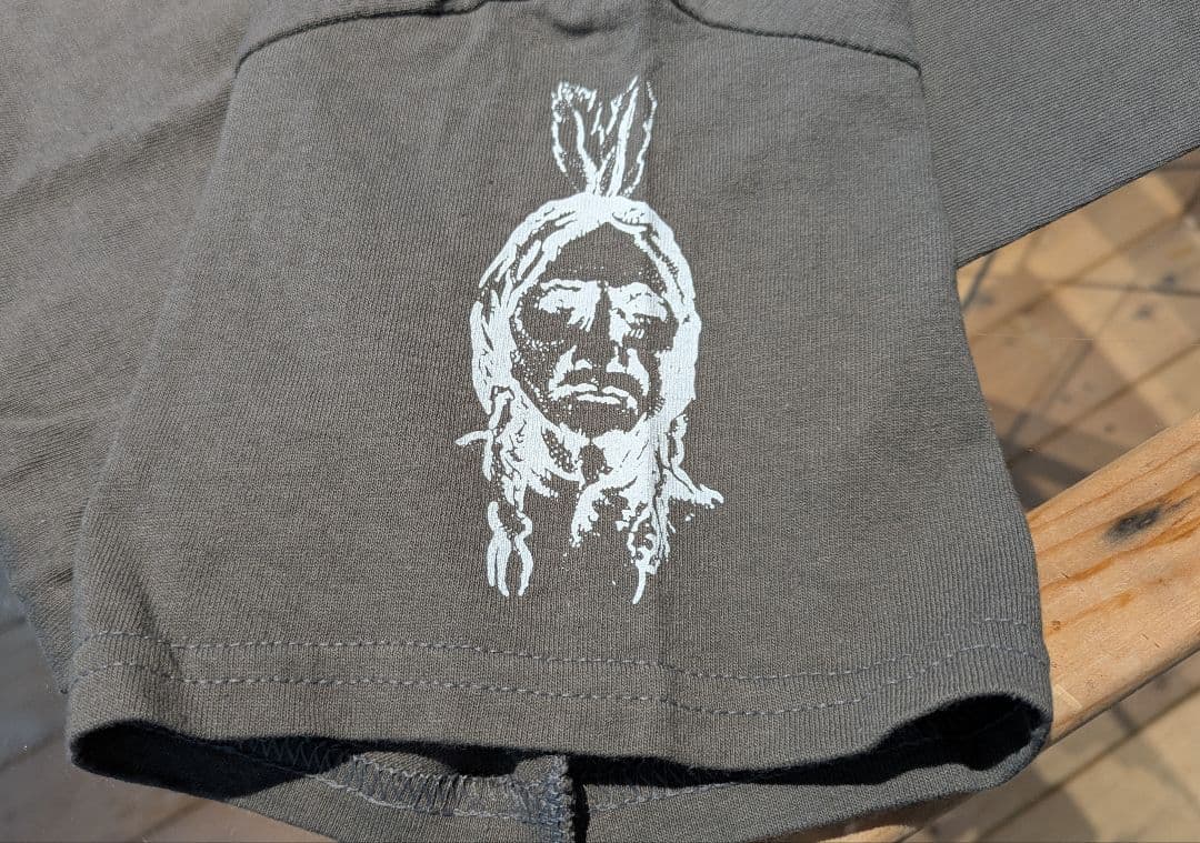 レッド・ホット・チリ・ペッパーズ アンソニータトゥーTシャツ
