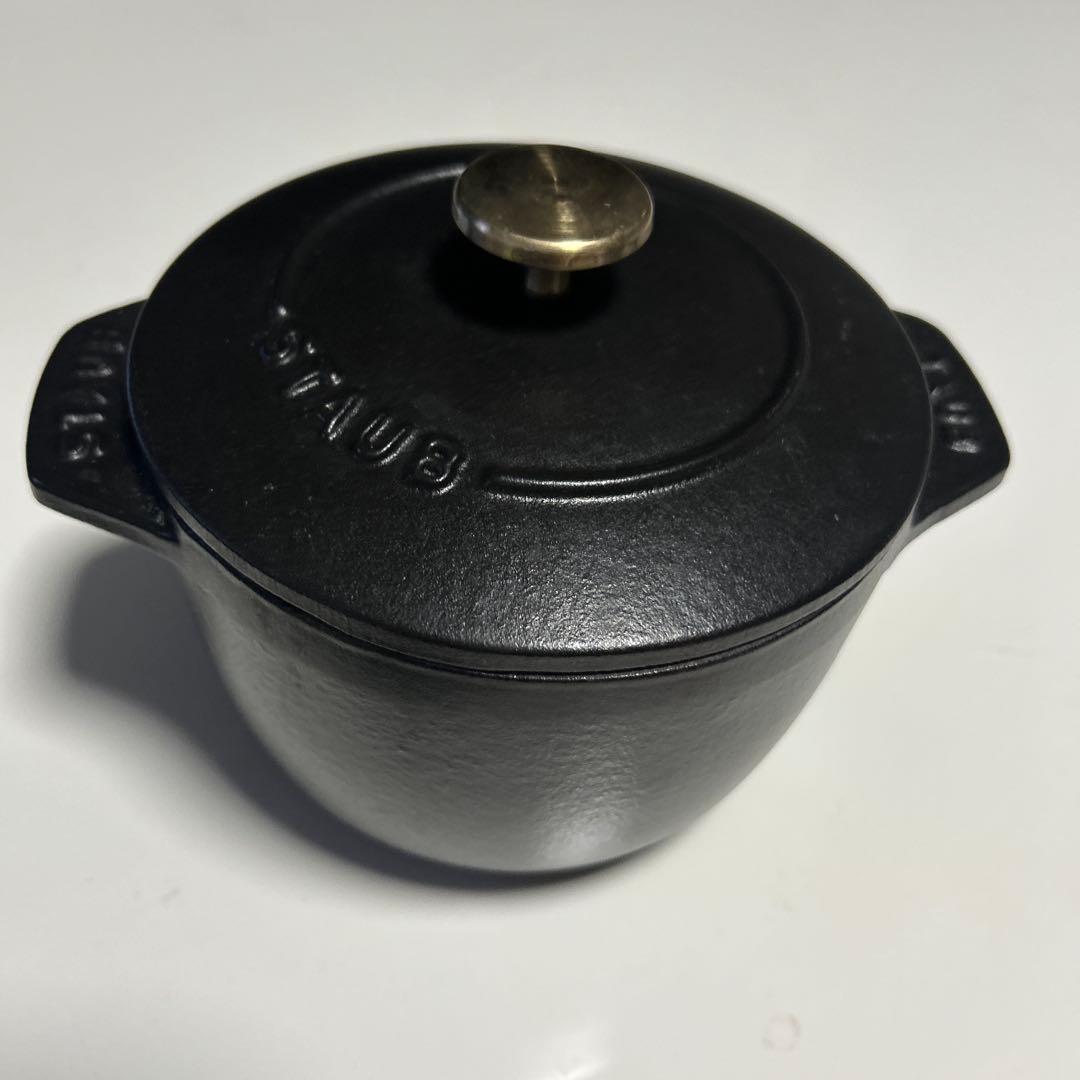 Sサイズ　ストウブ　ラ・ココット de GOHAN STAUB 小型両手鍋