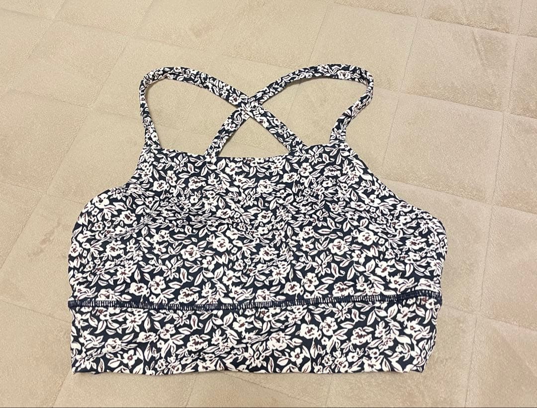 【美品】emmi yoga 花柄ウェアセット