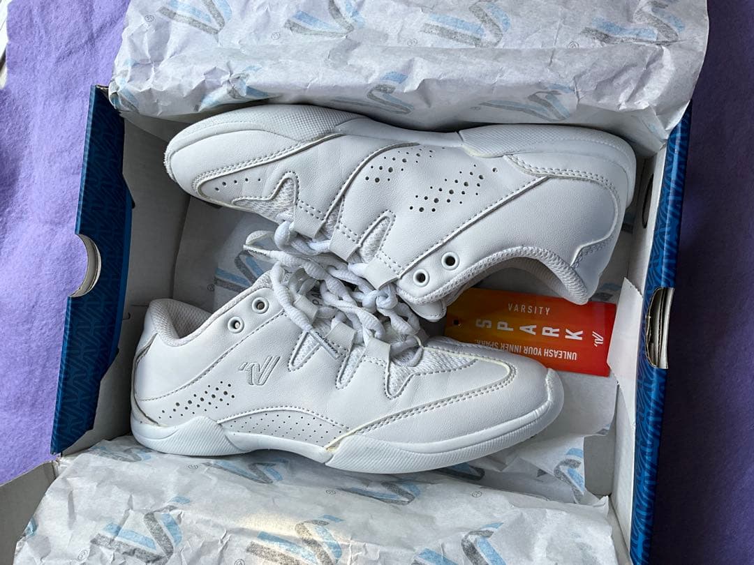 チアリーディングシューズ VARSITY SPARK ホワイト