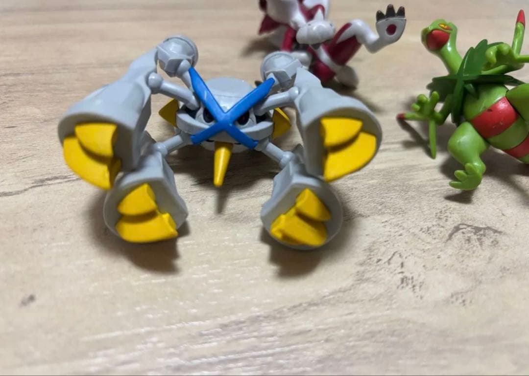 ポケモン モンコフィギュア メガジュカイン ルガルガン夜中の姿メタグロス　色違い