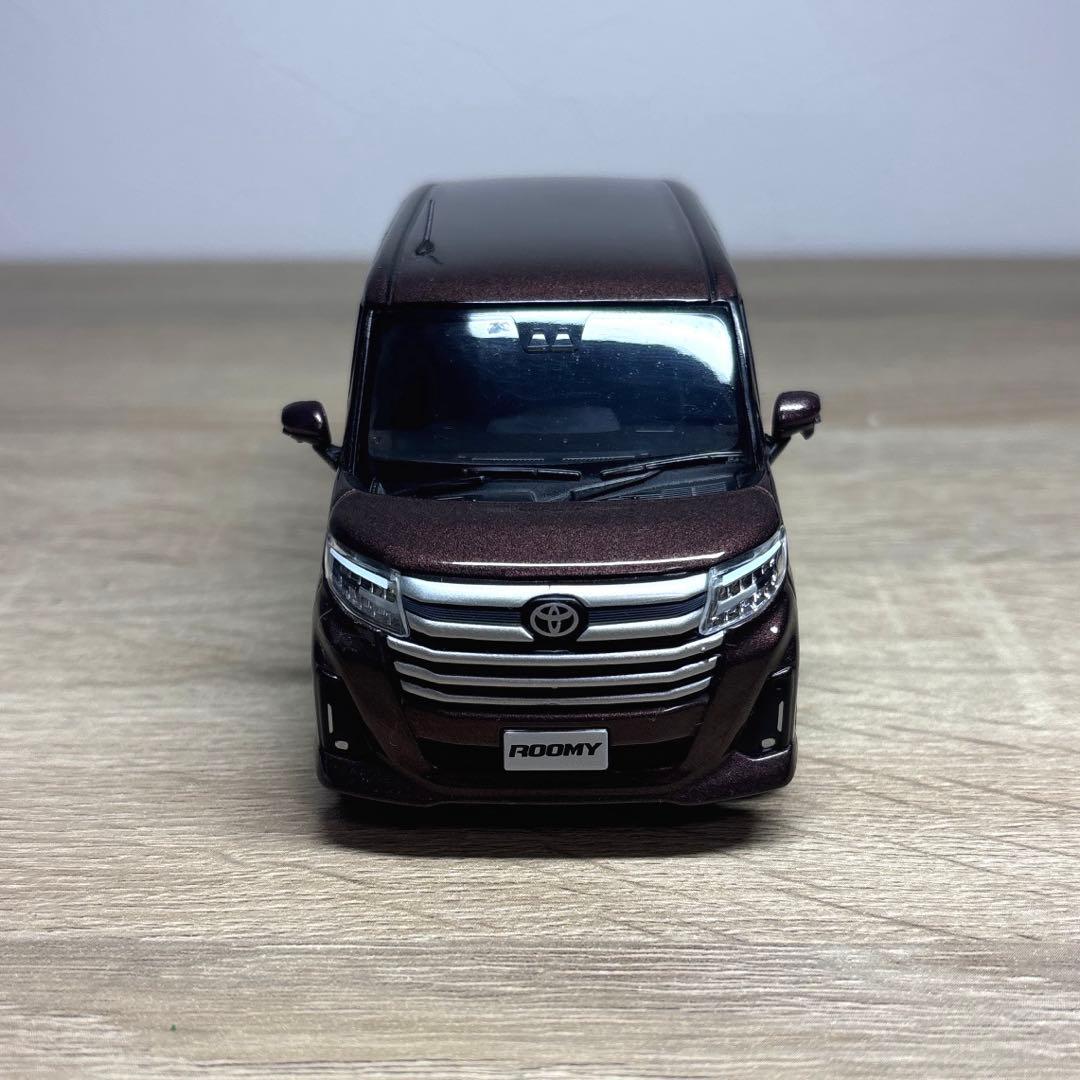 【カスタム品】非売品 トヨタ ルーミー 後期型 1/30カラーサンプルミニカー
