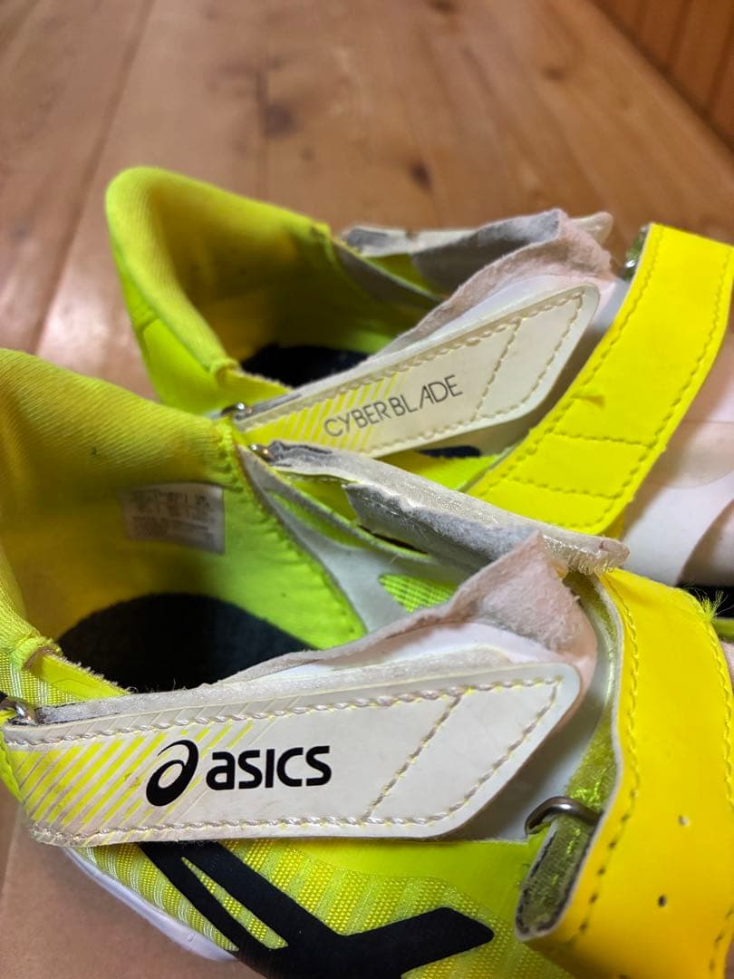 【大幅値下げ!】 asicsサイバーブレード23.5cm