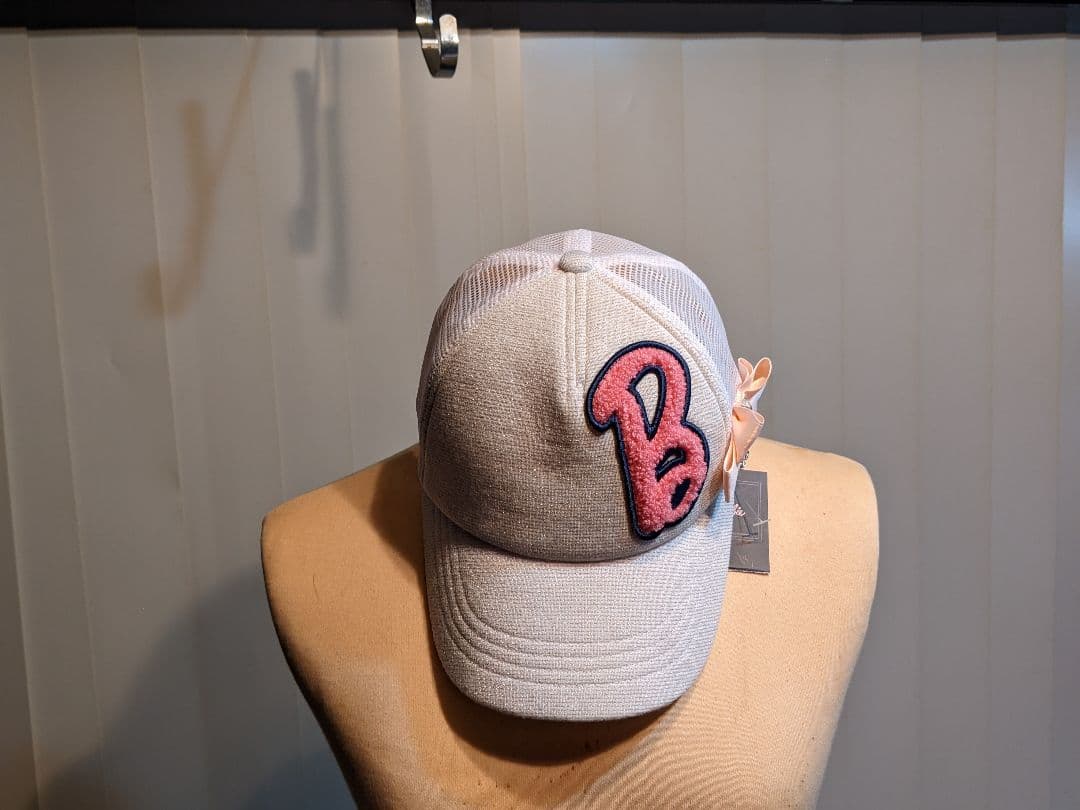 新品　バービー　ゴルフ　ラメ　光沢　メッシュ　キャップ　帽子　野球帽　白キャップ
