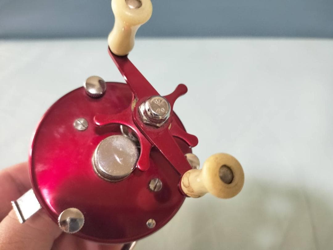 ★アブガルシア　アンバサダー5000　ビンテージ　リール 　レッド