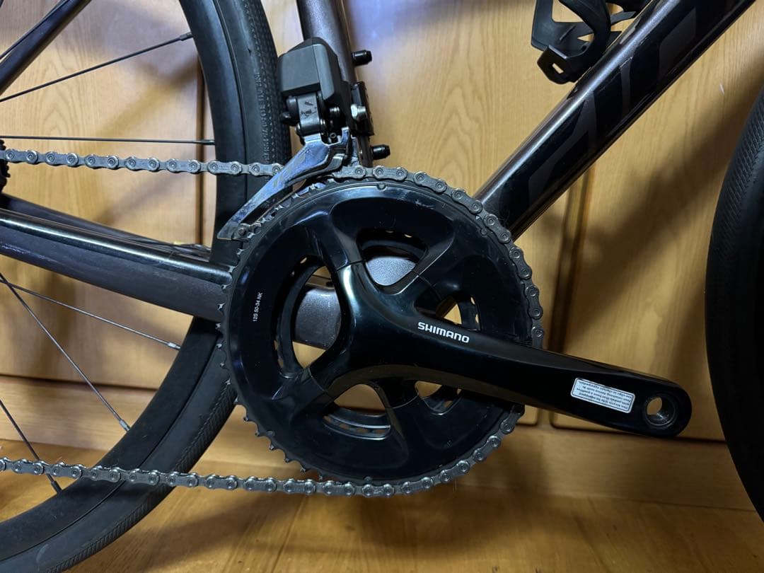 GIANT DEFY ADVANCED 1 2023 年　12速　105Di2