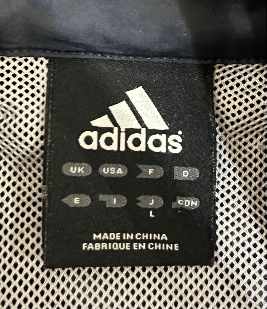 adidas パフォーマンスロゴ 万国旗　ナイロンセットアップ ダークグレー