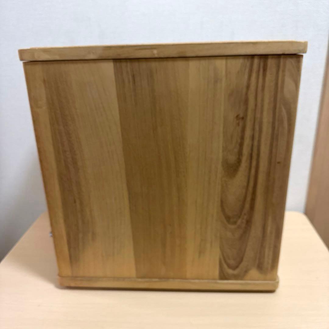 桐の米びつ
