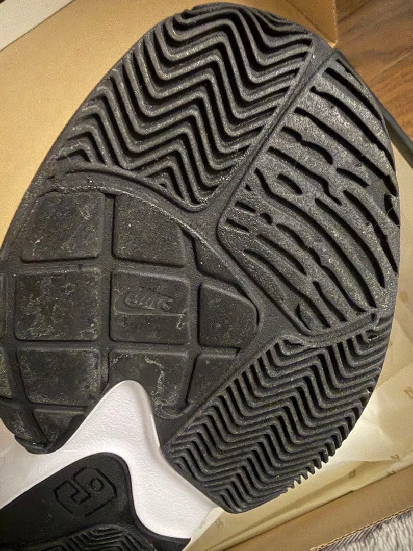 【2回使用美品】JORDAN MAX AURA 3 サイズ9 27cm