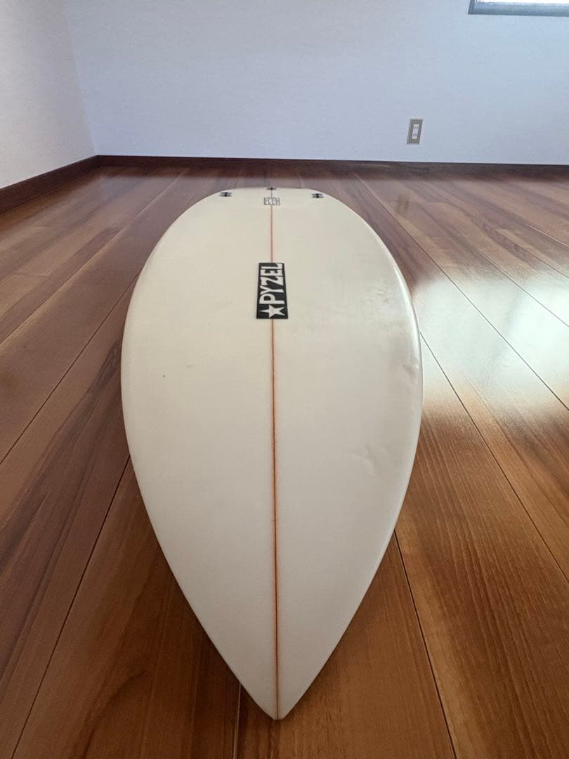 PYZELサーフボード5'8