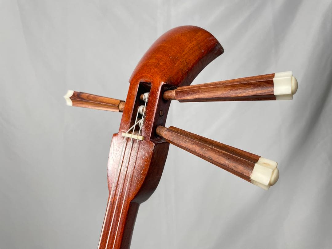 真壁型・花梨/かりん棹(ネック) 人工皮三線