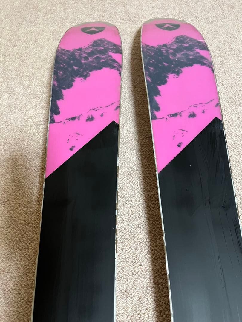 スキー板　dynastar CHAM87 152cm 板のみ