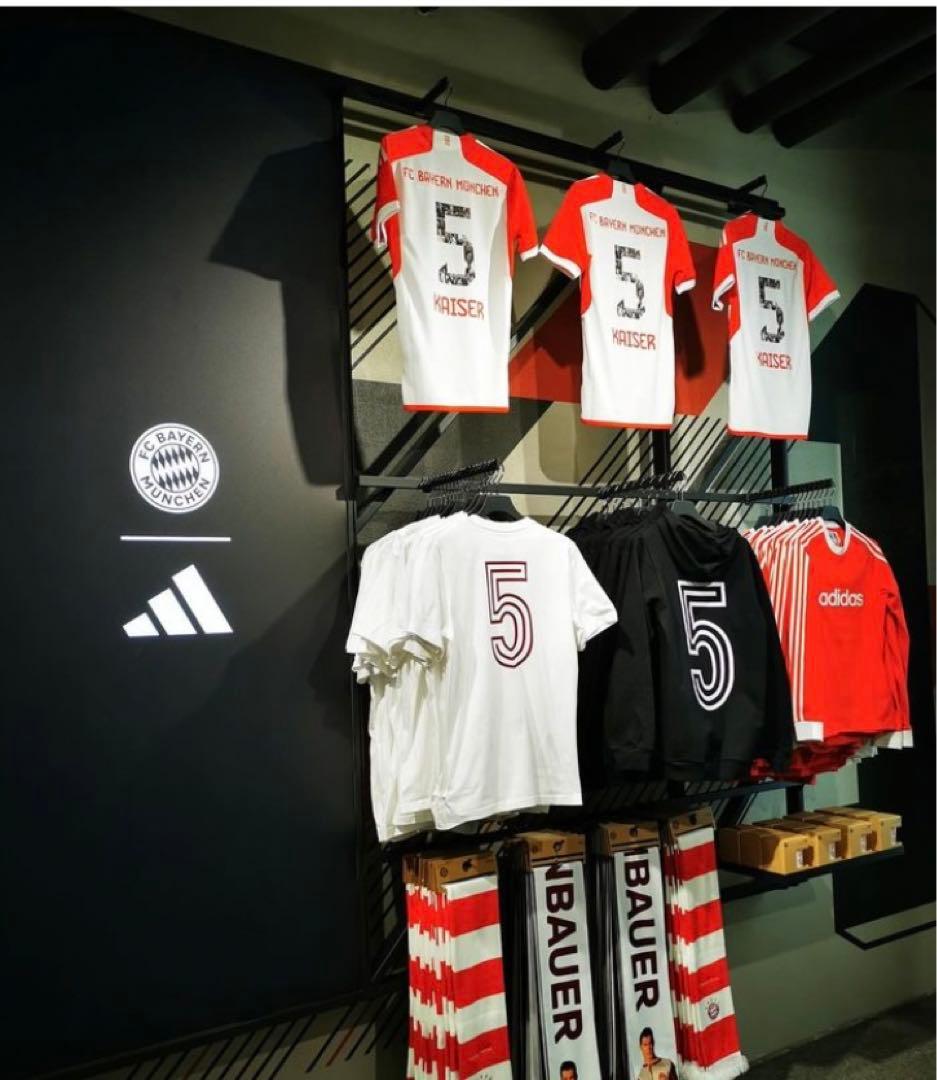 ラスト1着）日本未発売　皇帝ベッケンバウアー追悼試合オーセンティックユニフォーム