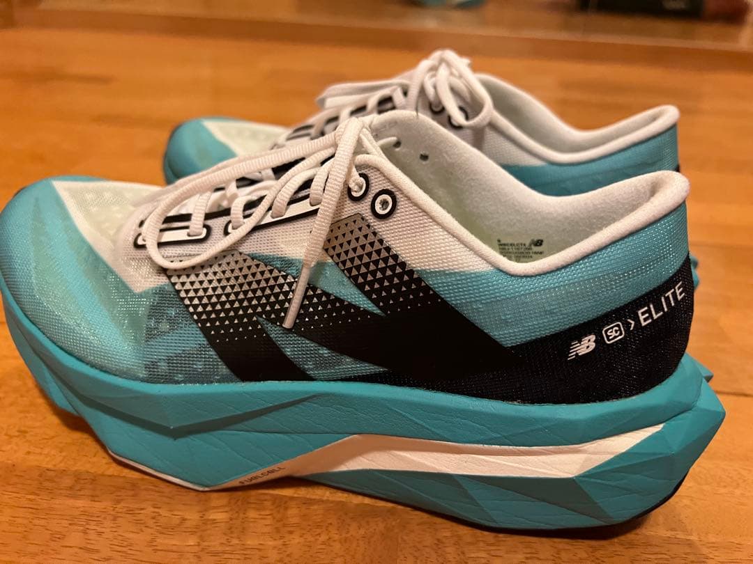スパイク・シューズ new balance fuelcell super comp elite v4