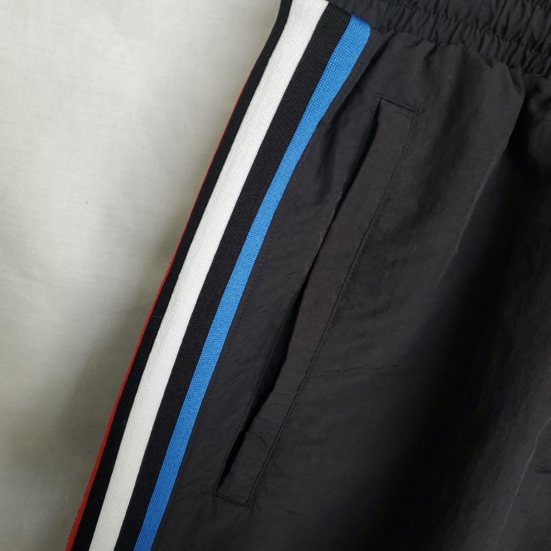 adidas アディダストリコロール　ナイロン パンツトラックパンツ ビッグロゴ