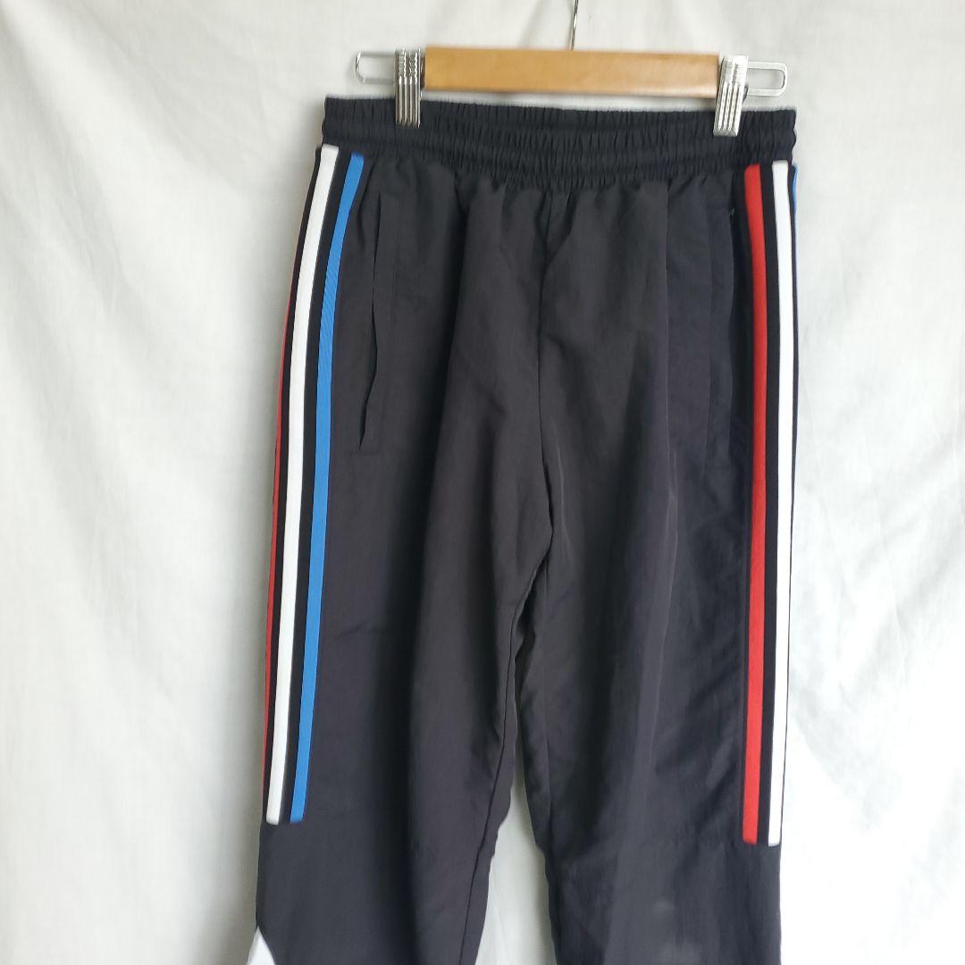 adidas アディダストリコロール　ナイロン パンツトラックパンツ ビッグロゴ