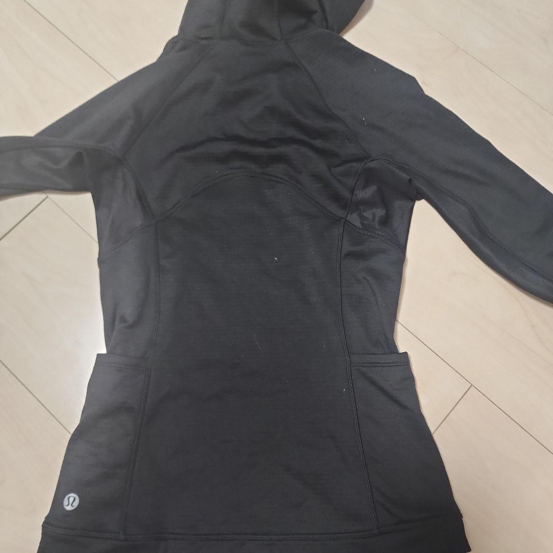 lululemon　ランニング　黒フーディー