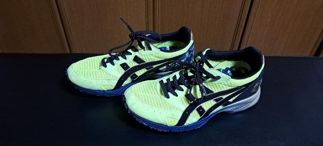 ASICS シューズ 　23.5