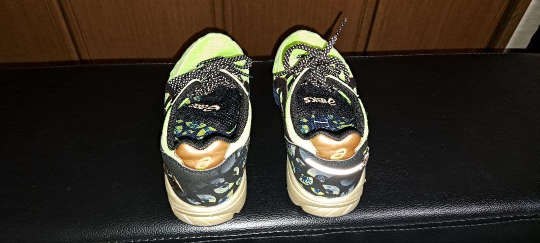 ASICS シューズ 　23.5