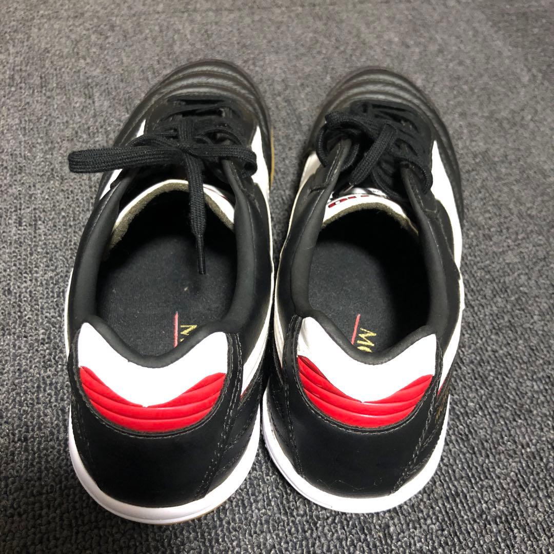 Mizuno Morelia フットサルシューズ