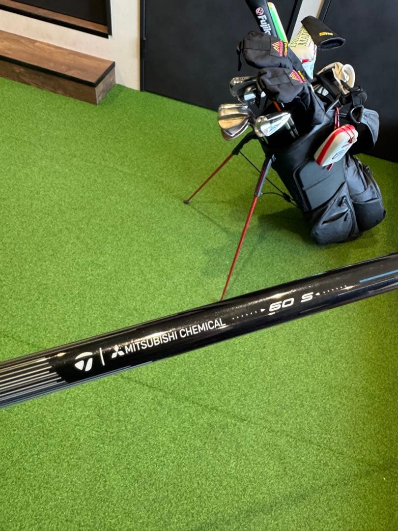 【日祝限定】【新作】テーラーメイド ドライバー　Qi4D 9.0度　ほぼ新品