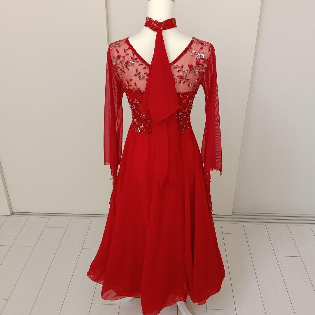 赤色 Vネック刺繍長袖ダンスドレス　Mサイズ【美品】