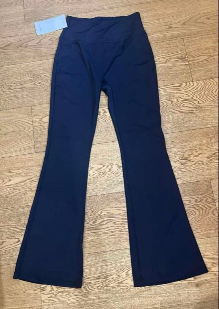 ルルレモンlululemon 青黒 フレア ヨガパンツ ハイウエスト　4