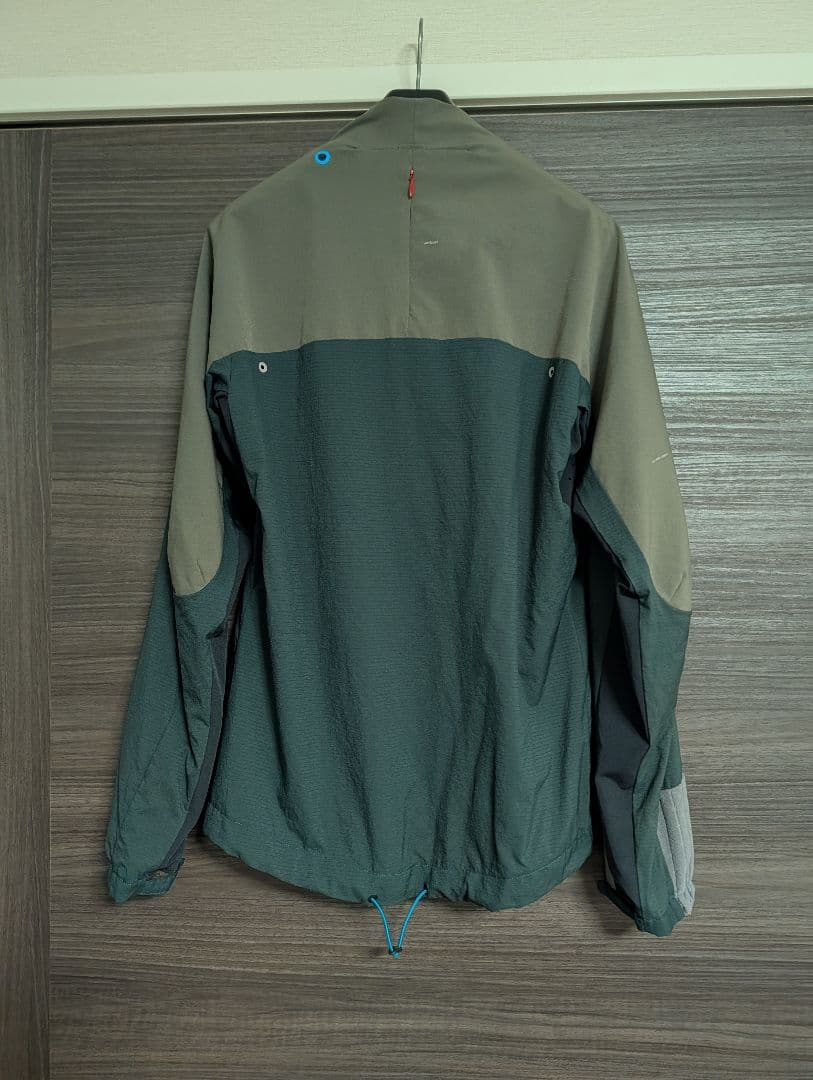 Nike GYAKUSOU ダークグリーン ウィンドブレーカー