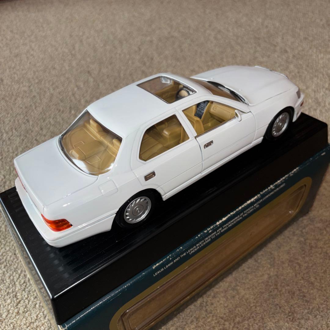 ミニカー LEXUS LS400 [1989]