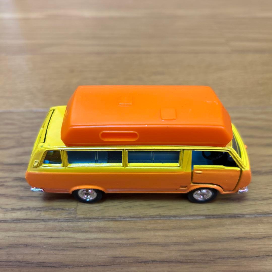 トミカダンディ ダイキャスト トヨタハイエース コミューターキャンピングカー