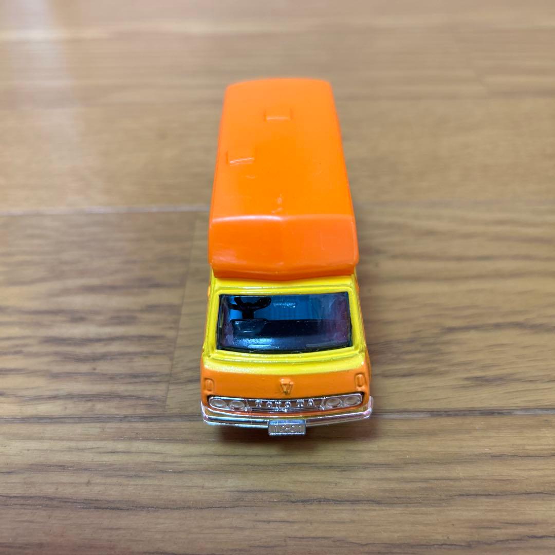 トミカダンディ ダイキャスト トヨタハイエース コミューターキャンピングカー