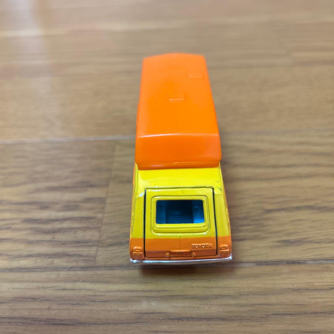 トミカダンディ ダイキャスト トヨタハイエース コミューターキャンピングカー