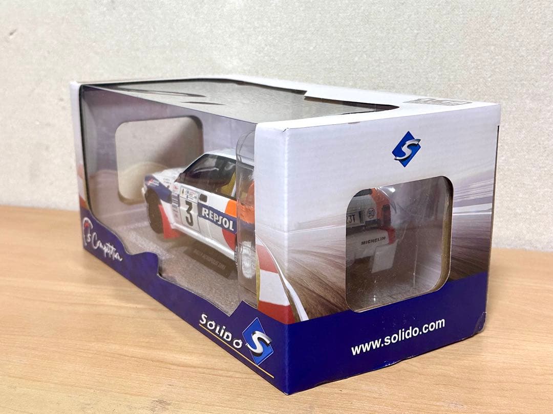ソリド 1/18 ランチア デルタ HF インテグラーレ 開閉