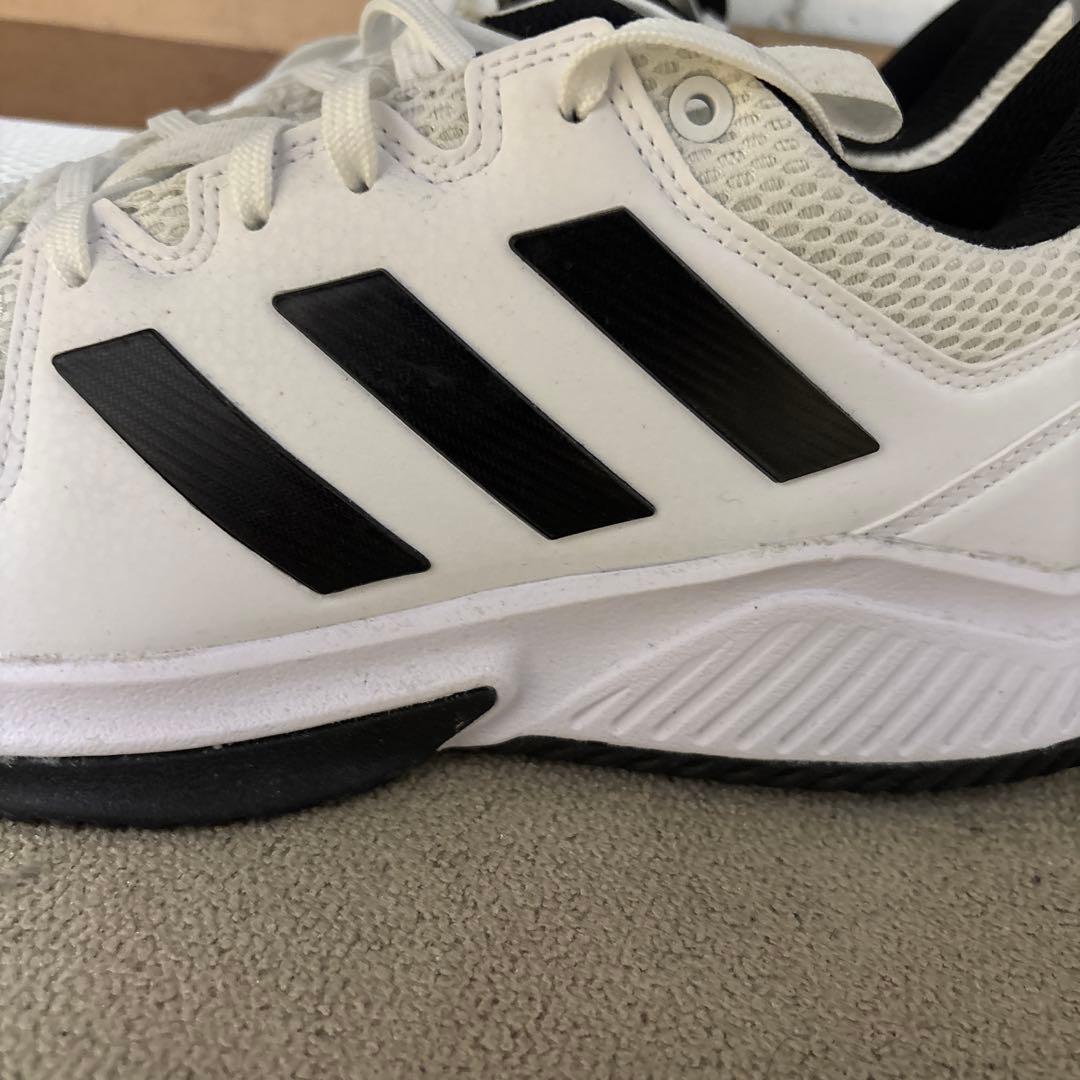 adidas バレーボールシューズ ホワイト/ブラック