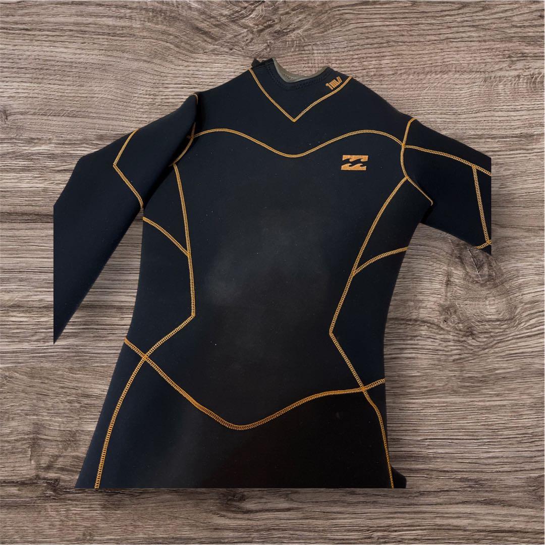 最終値下げ　BILLABONG ウェットスーツ　3mm ジャーフル