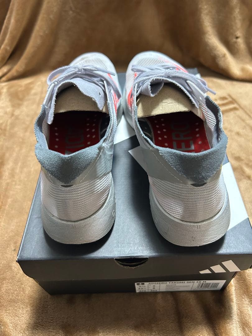 ADIZERO TAKUMI SEN 10 M 9 US グレー/レッド